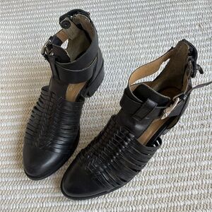 Christian Di Riccio woven cutout booties sandals made in Italy black leather 37